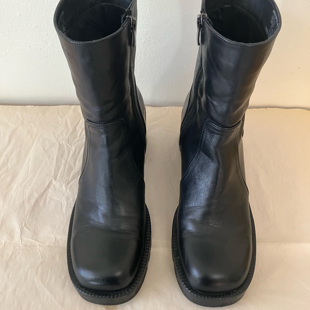 Steve Madden Black Leather Women’s Lug Soled Boots size 10/41